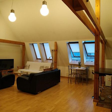 Sunlit Loft Apartment Rīga Exterior foto